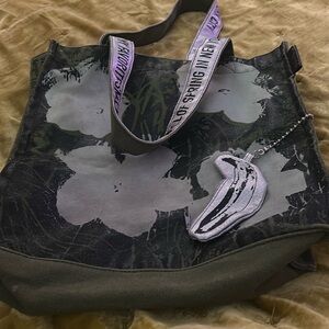 Andy Warhol flower purse👜